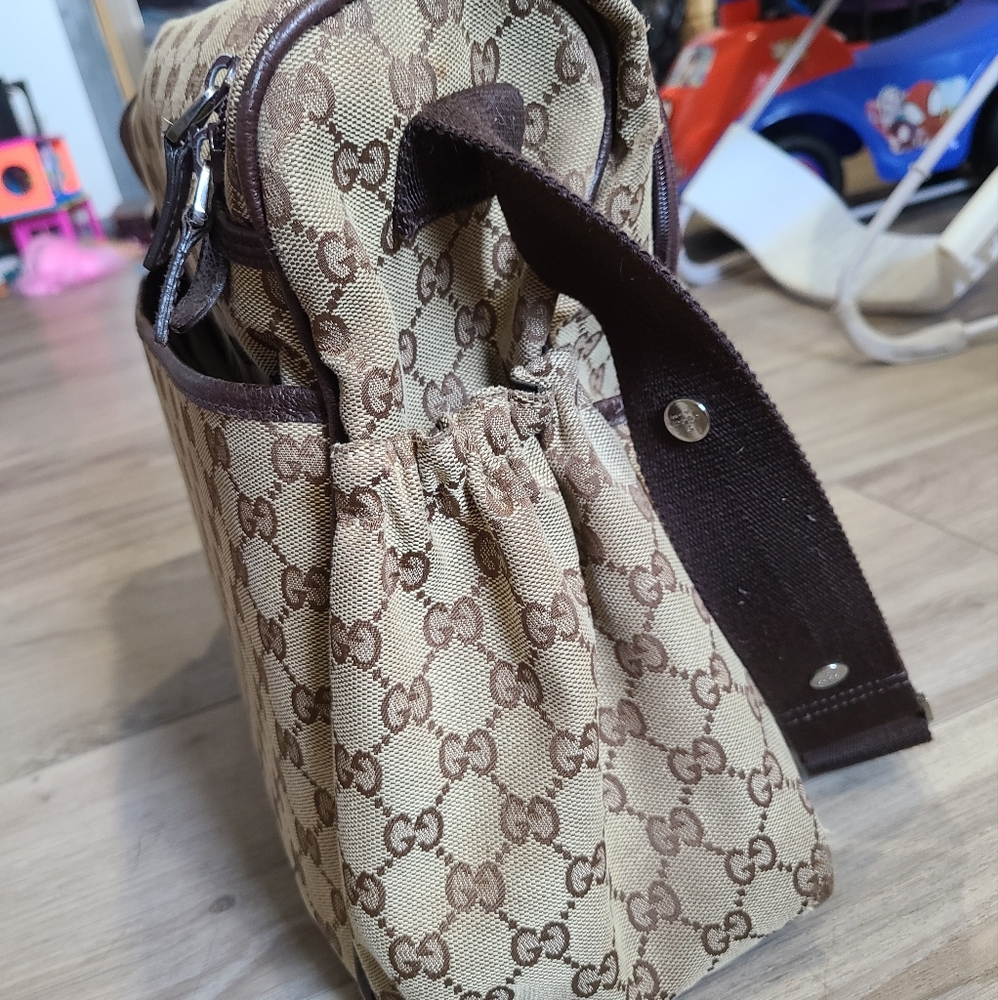 Authentic Gucci crossbody baby bag - Picture 3 of 7